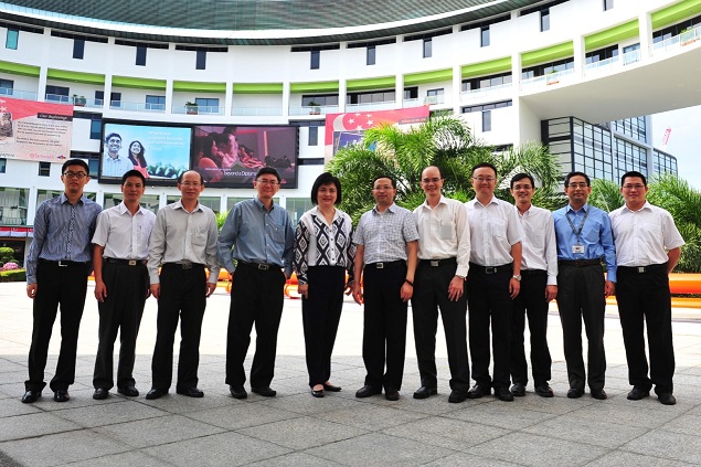 代表团与淡马锡理工学院合影 代表团与淡马锡理工学院合影